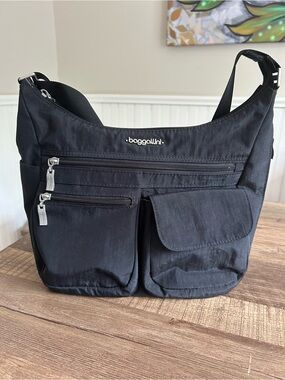 Baggallini Modern Everywhere Crossbody Bag - Black Excellent Condition